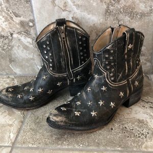 Sendra leather booties size 8